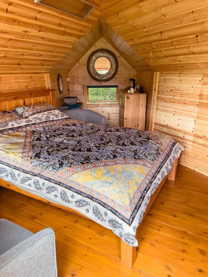 فندق The Hobbit Hole Zelah المظهر الخارجي الصورة